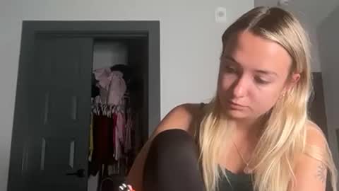 Kelsey Blu online show from May 7, 1:23 am