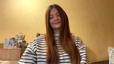 Mia online show from February 7, 6:00 pm