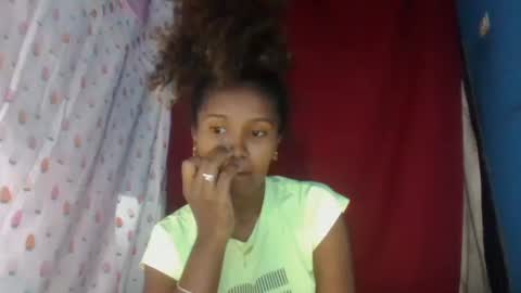 kelyhondra online show from February 16, 5:33 pm