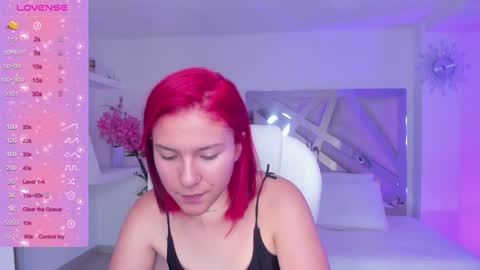 Kendall Jenner online show from February 9, 3:43 am