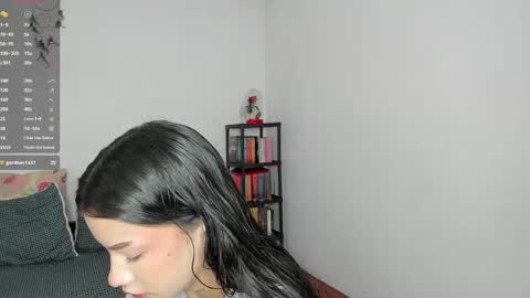 Kendal online show from December 20, 3:10 pm