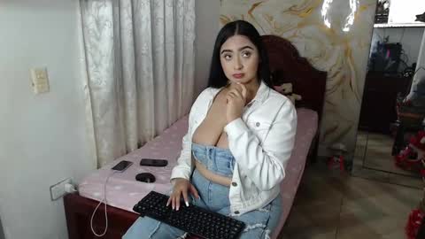 Snapshot of kendall_morry chatting on October 13, 7:21 am kendall online show from October 13, 7:21 am