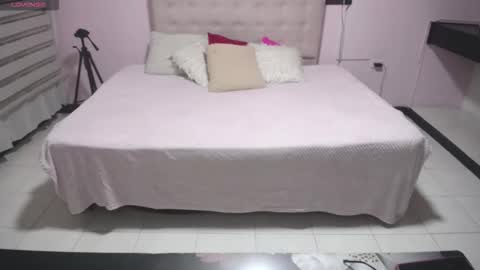 kendall_rossii_ online show from December 14, 3:13 am