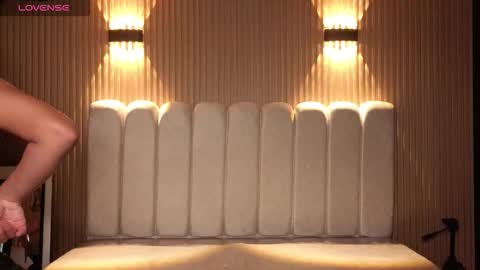 kendall_rossii_ online show from December 2, 3:05 am