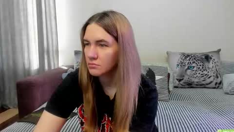 Kendra online show from March 21, 1:55 am