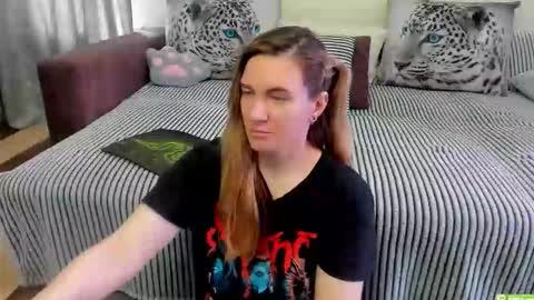 Kendra online show from April 21, 1:42 am