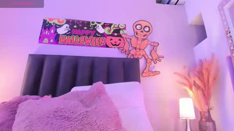 kendrachavez_ online show from November 2, 10:10 pm