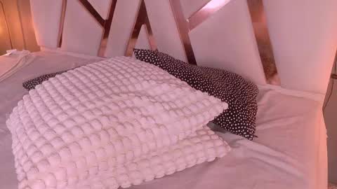 Kendra  online show from September 29, 8:19 pm