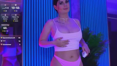 Kendra online show from February 8, 5:49 pm