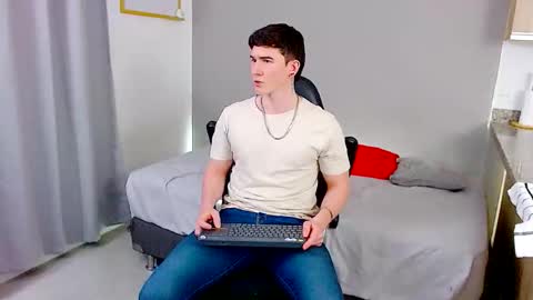 Santiago online show from February 8, 2:48 am