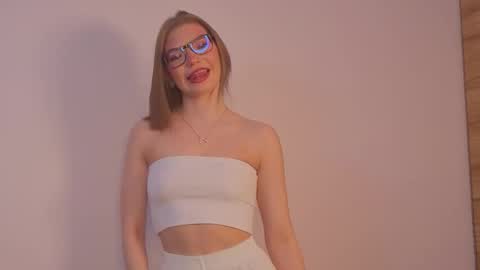 Lisa online show from February 14, 6:21 pm