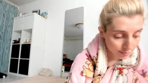 Kenzie online show from November 16, 2:30 pm