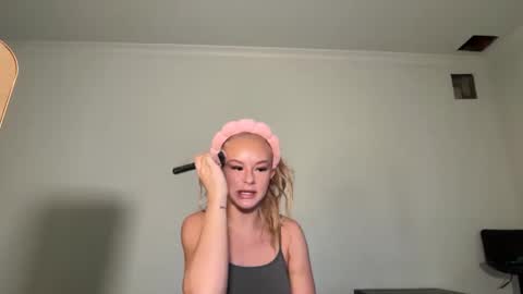 kenziesmithh online show from October 10, 6:36 pm