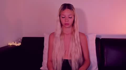 keremhm online show from April 7, 4:47 am