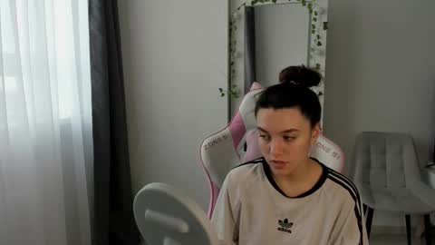 kesh_mne online show from December 2, 9:07 am