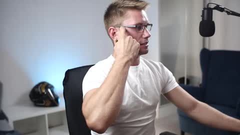 Kev online show from September 12, 5:04 pm