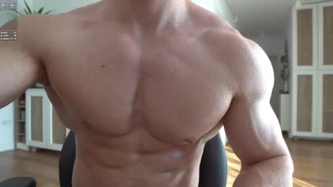 Snapshot of kevinandresxx chatting on March 4, 1:38 pm Kevin online show from March 4, 1:38 pm