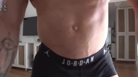 Snapshot of kevinandresxx chatting on February 21, 11:01 am Kevin online show from February 21, 11:01 am