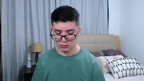 Kevin online show from April 11, 1:32 am