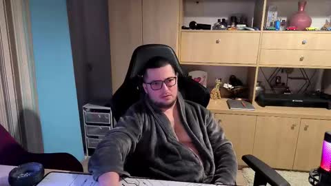 Snapshot of kevinnlovely chatting on October 21, 9:40 pm Kevinn online show from October 21, 9:40 pm