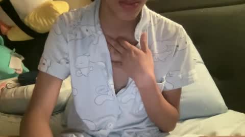 kewkzin online show from November 4, 4:36 am