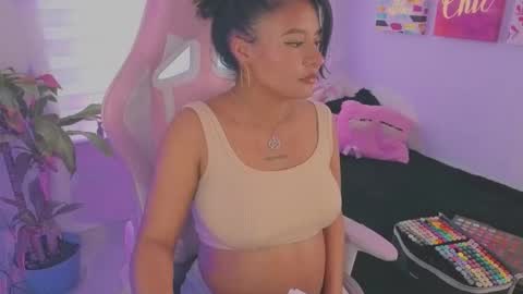 Snapshot of keyla_roberts_ chatting on September 16, 8:01 pm Adhara. Help me reach 100 likes online show from September 16, 8:01 pm
