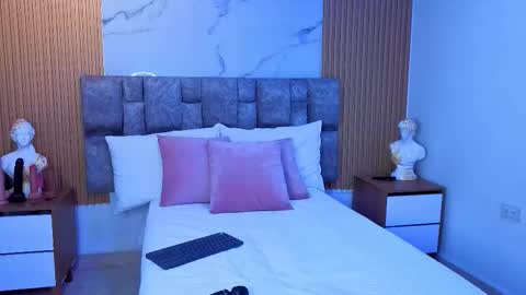 khalifa online show from December 1, 10:30 pm