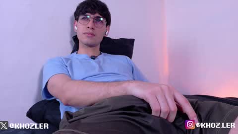 khozler_ online show from January 12, 2:40 am