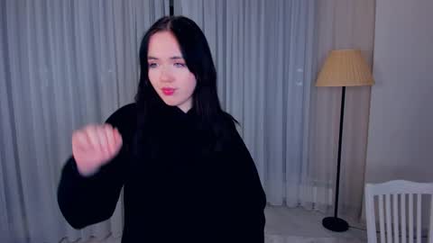 Lannie online show from December 19, 4:57 pm