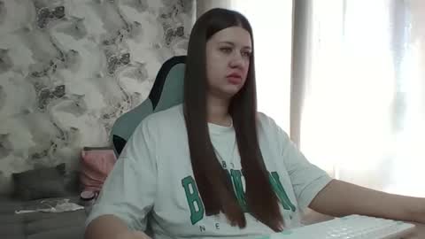 kianna_dior_ online show from April 3, 8:21 am