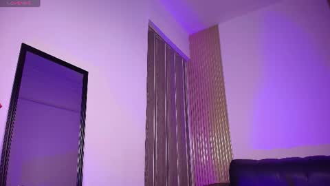 kiarasullivan online show from July 28, 12:48 pm