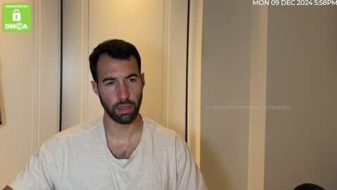 Manu online show from December 9, 4:58 pm