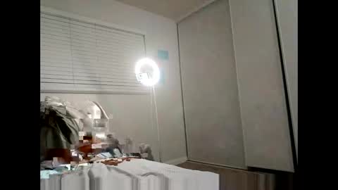 HunneysPlayRoom online show from April 27, 9:18 am