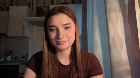 Ola my name is Lissa  Lets hit 10 Thumbs Up together   online show from April 25, 3:42 pm