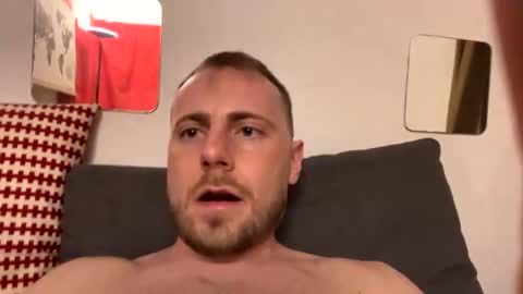 kiki frenchi online show from January 28, 2:00 am