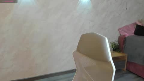 Kiki online show from May 17, 1:04 am