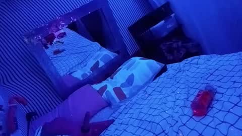 kikilovespartylights online show from January 18, 2:15 pm