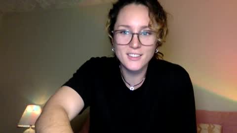 kikiraebabyy online show from November 18, 4:43 pm