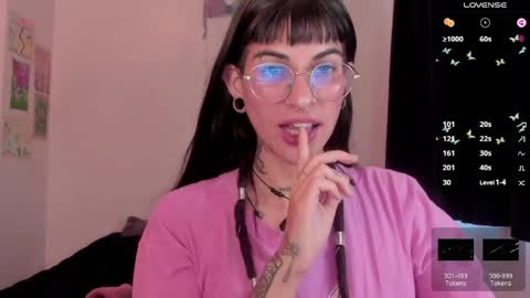 Bella online show from March 31, 8:31 pm