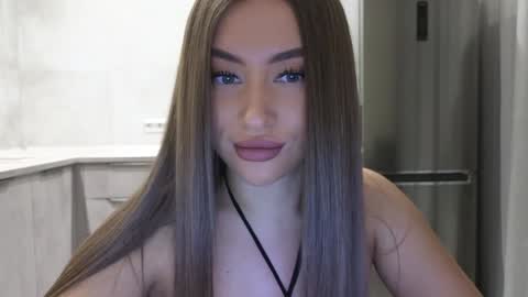 EvaAnna online show from February 5, 6:48 pm