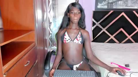 kimberly_ebonny online show from October 28, 12:17 pm