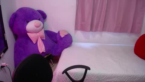 Kim online show from November 12, 1:02 pm