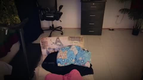 Kimberly Polizzi     online show from January 18, 6:22 am