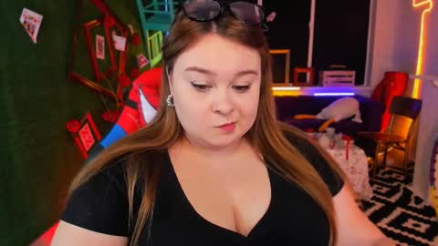 Snapshot of kimberlymaran chatting on February 22, 3:25 pm The one that you wont be able to forget online show from February 22, 3:25 pm