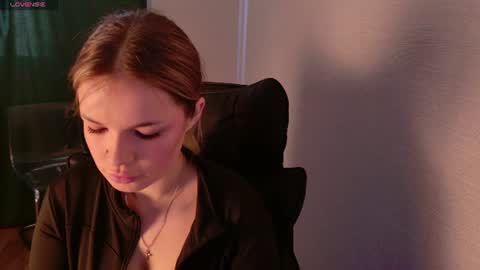 KimEvanss online show from July 18, 6:37 am