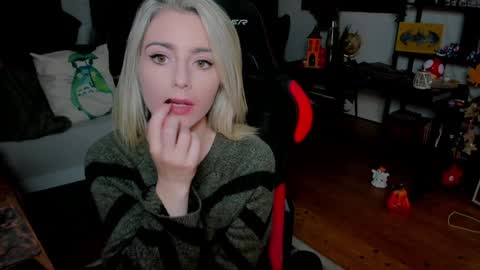 Wolfs Girl online show from October 22, 5:58 pm