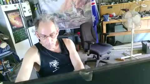 kimintheshed online show from April 19, 4:35 am