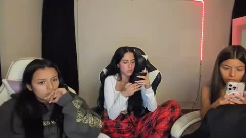 kimmi online show from March 2, 3:13 am