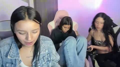 kimmi online show from October 24, 12:11 am