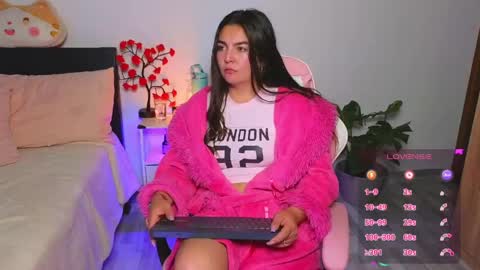 kimmie_dollxo online show from May 2, 11:54 pm